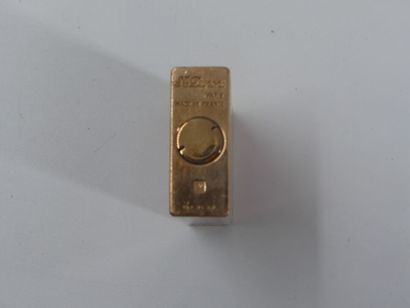 DUPONT. Lighter in gilded metal and pink...