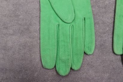 HERMES. Pair of gloves in green skin. With...