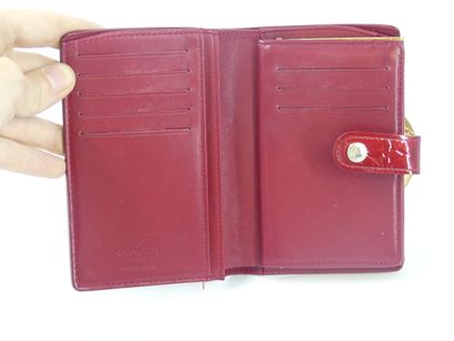 LOUIS VUITTON. Meeting of a diary holder...