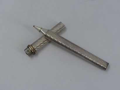 CARTIER. Must. Ballpoint pen in metal, monogrammed...