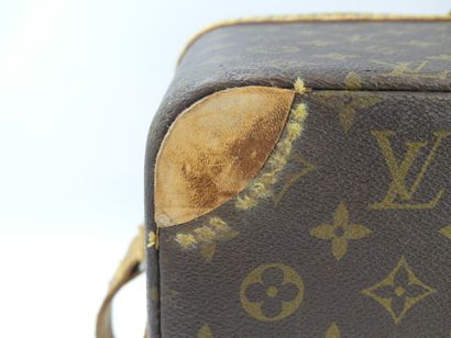 LOUIS VUITTON. Vanity in monogram canvas...