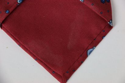 Lot of 2 silk ties, one of them from HERMES...