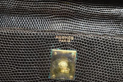 HERMES. Modèle Kelly sellier. Sac à main...