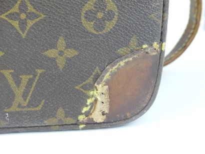 LOUIS VUITTON. Vanity in monogram canvas...