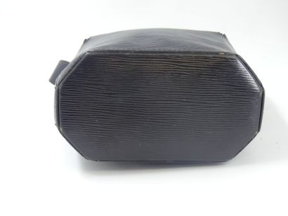 LOUIS VUITTON. Box type handbag in black...