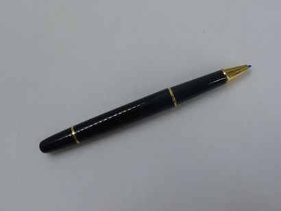 MONTBLANC. Meisterstuck model. Black resin...