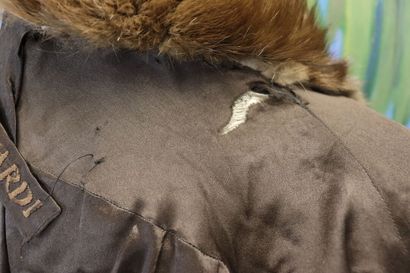 VISCARDI. Coat in sable fur, closure by two...
