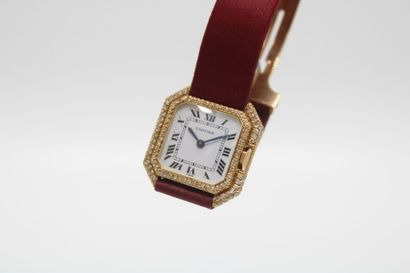 CARTIER Ceinture
Montre bracelet de dame...
