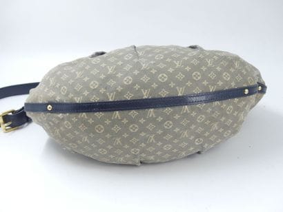 LOUIS VUITTON. Shoulder bag in navy leather...
