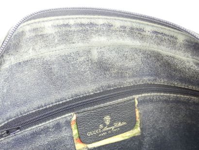 GUCCI. Shoulder bag in navy blue leather...