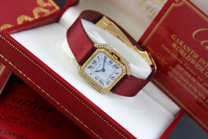 CARTIER Ceinture
Montre bracelet de dame...