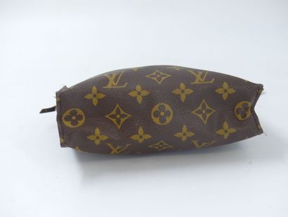 LOUIS VUITTON. Meeting of three accessories...