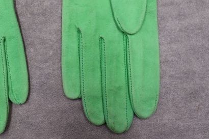 HERMES. Pair of gloves in green skin. With...