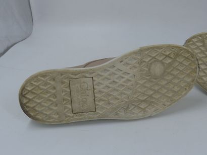 CHLOE. Pair of shoes in pink beige leather...
