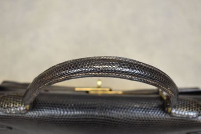 HERMES. Modèle Kelly sellier. Sac à main...