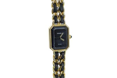CHANEL. 