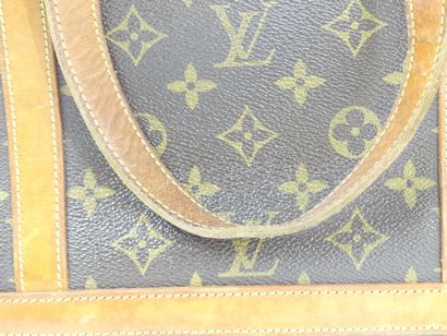 LOUIS VUITTON. Babylone bag in monogram canvas...