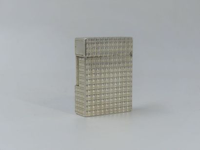 DUPONT. Lighter in silver plated metal, signed...