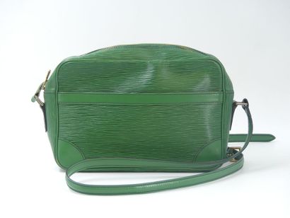 LOUIS VUITTON. Green epi leather reporter...