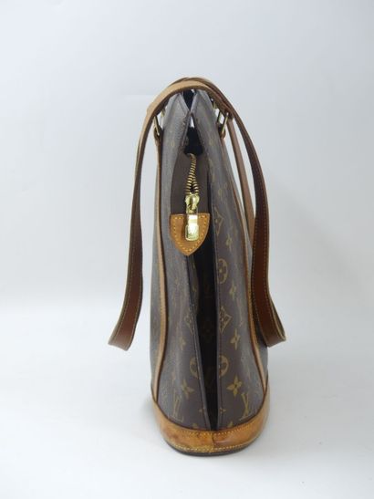 LOUIS VUITTON. Babylone bag in monogram canvas...