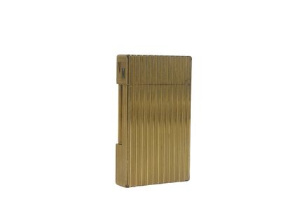DUPONT. Lighter in gilded metal, monogrammed...