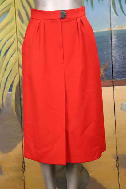 HERMES Paris. Red wool skirt, front closure...