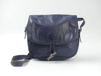 HERMES. Duffle bag in navy blue leather,...