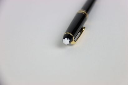 MONTBLANC: Meisterstück fountain pen in good...