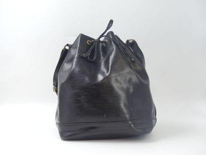 LOUIS VUITTON. Noé bag in black epi leather,...
