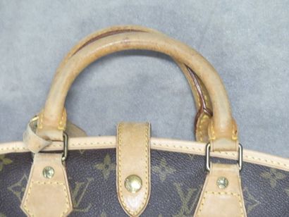 LOUIS VUITTON. Soft bag in monogram canvas...