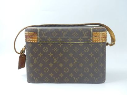 LOUIS VUITTON. Vanity in monogram canvas...