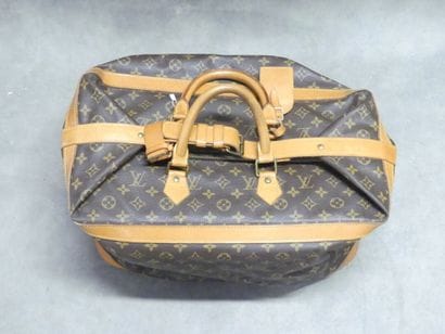 LOUIS VUITTON. Cruiser 45 bag in monogram...