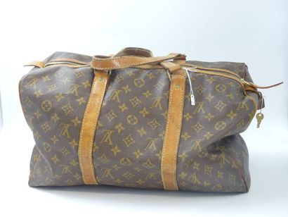 LOUIS VUITTON. Keepall 45 bag in monogram...