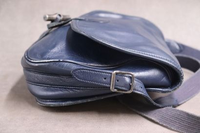 HERMES. Duffle bag in navy blue leather,...