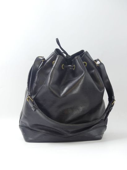 LOUIS VUITTON. Noé bag in black epi leather,...