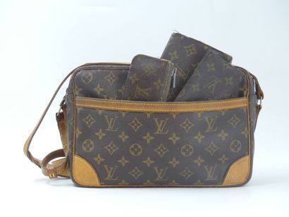 LOUIS VUITTON. Shoulder bag in monogram canvas...