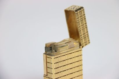 S.T. DUPONT BRIQUET of Lady in gilded metal...