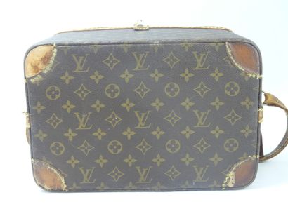 LOUIS VUITTON. Vanity in monogram canvas...