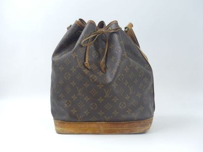 LOUIS VUITTON. Noé bag in monogram canvas...