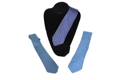HERMES. Lot of 3 ties without their box,...
