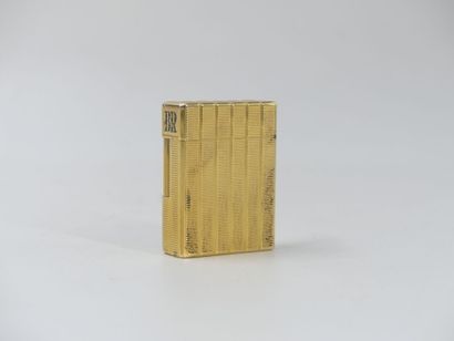 DUPONT. Lighter in gilded metal, monogrammed...