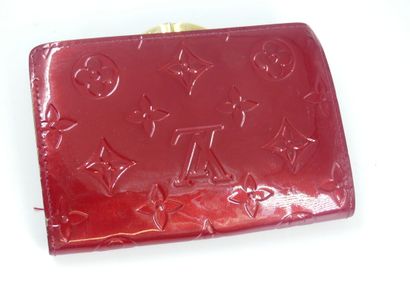 LOUIS VUITTON. Meeting of a diary holder...