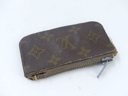 LOUIS VUITTON. Shoulder bag in monogram canvas...