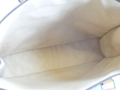 LOUIS VUITTON. Flat bag in monogram canvas...
