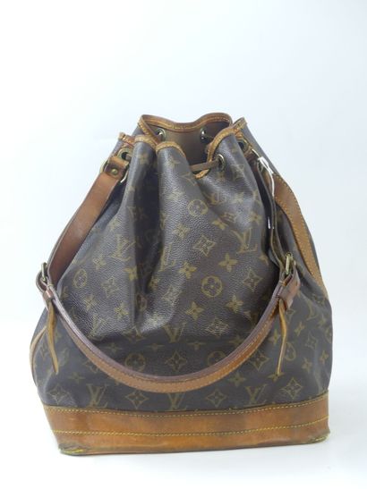 LOUIS VUITTON. Noé bag in monogram canvas...
