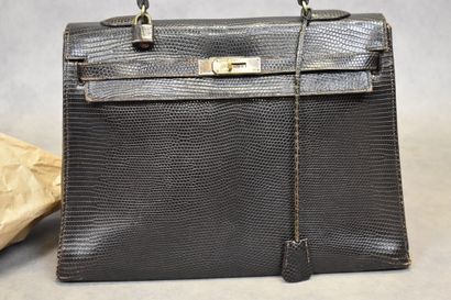 HERMES. Modèle Kelly sellier. Sac à main...