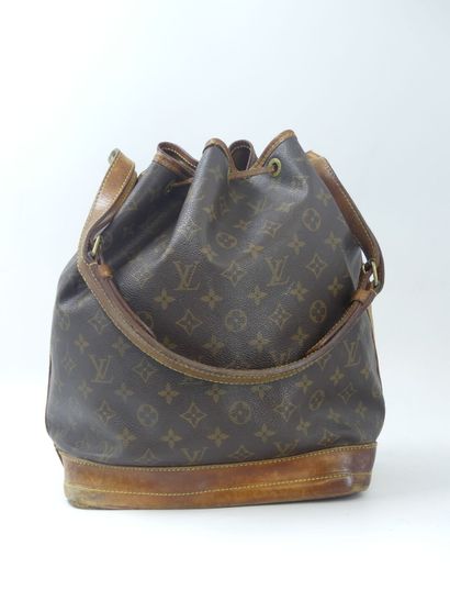 LOUIS VUITTON. Noé bag in monogram canvas...