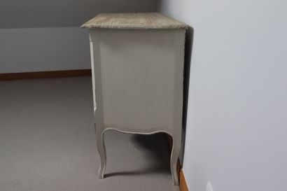Commode ouvrant par deux tiroirs 
FLAMANT...