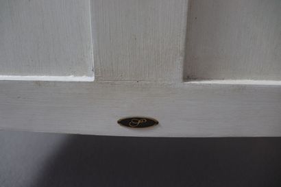Commode ouvrant par deux tiroirs 
FLAMANT...
