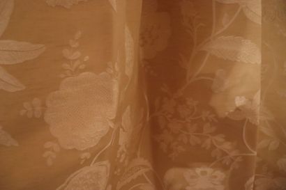 Tenture à motifs de feuilles et de fleurs...